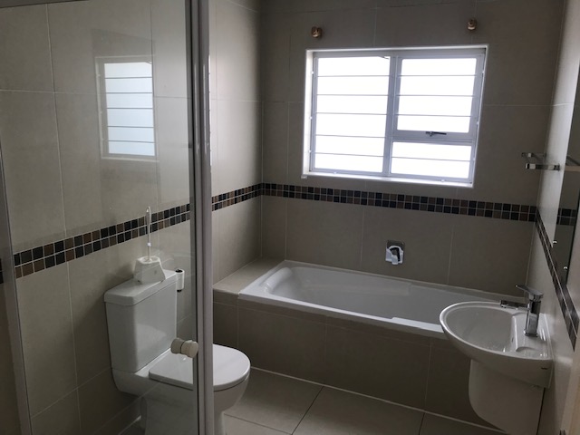 To Let 3 Bedroom Property for Rent in Sunningdale Western Cape